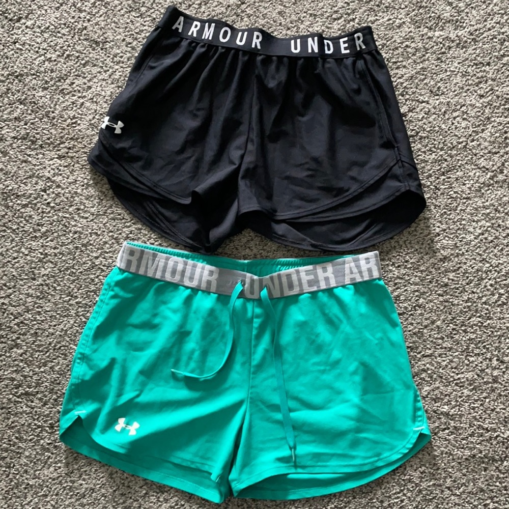 Women’s Under Armour Shorts medium. Black and teal